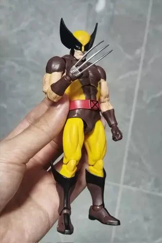 CT Toys MAF138 X-MEN Wolverine Action Figure COMIC Brown Suit Version - Image 5