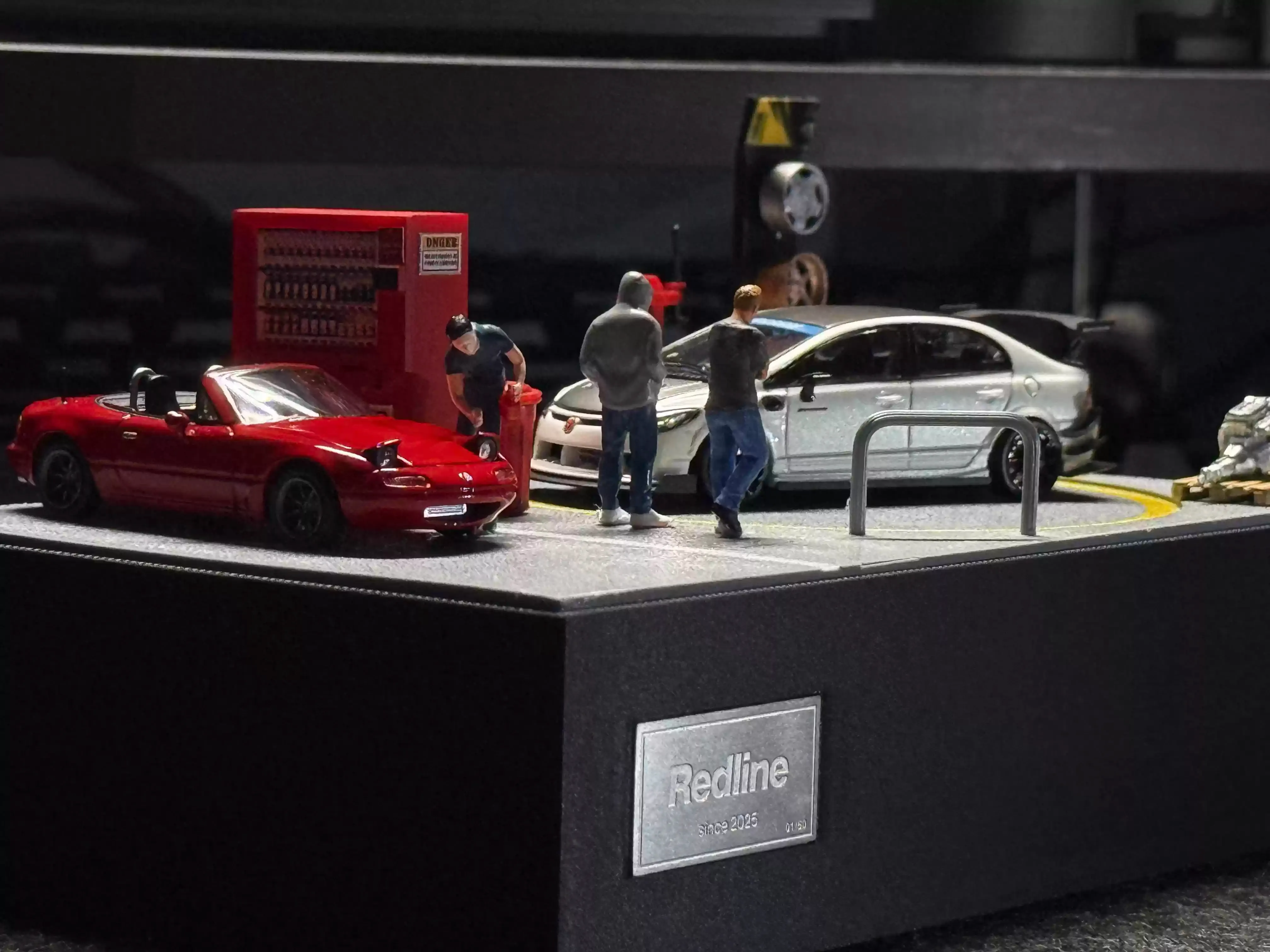 Diecast car rotating parking lot scene model for 1:64 car - Image 3